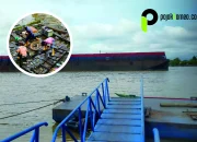 DLHK Berau Lakukan Pembersihan Sampah di Aliran Sungai Pelabuhan Rajjanta