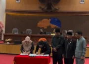 Penandatanganan MoU Pemkab dan DPRD Berau, RTRW Kabupaten Berau 2025-2045 Masuk Propemperda
