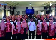 125 Pengurus Dan Anggota DWP Berau Terima Pelatihan Public Speaking Dan Table Manner