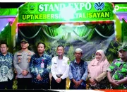 Ikuti Talisayan Expo 2025, UPT Kebersihan Talisayan Isi Stand Dengan Pohon Harapan