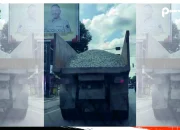 Dishub Akan Koordinasi Dengan Satpol PP Tindak Truk Material Kotori Jalan