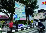 Usai Disentil Prabowo, Satpol PP Langsung Turun Tangan Tertibkan Baliho