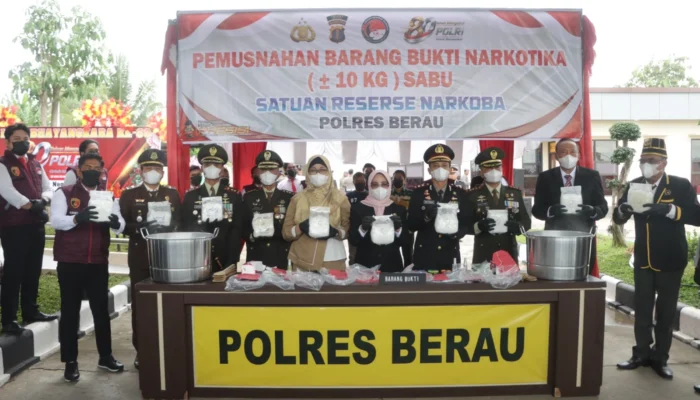 Usai Upacara Hari Bhayangkara, Polres Berau Musnahkan 10 Kilogram BB Sabu